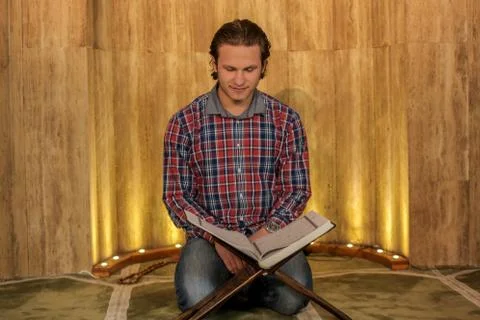 Muslim praying in a mosque Foto stock