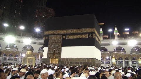 Muslims from all over the world gathered to perform Umrah or Hajj in Mecca. Stock Footage 125537853