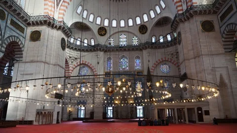 Muslims praying inside a beautiful mosque Video stock 114228799
