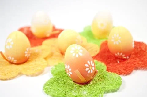 Muster mit Strohblumen und Eiern Stock Photos