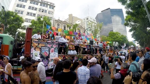 Muxe community present at the LGBT pride march. Stock-Footage 114192512