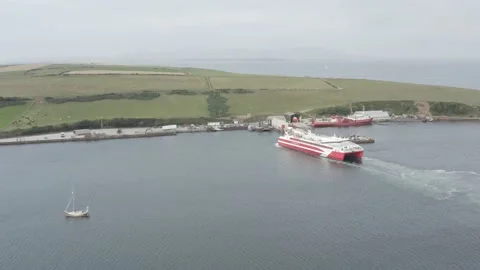 MV Albert ship, catamaran, ferry, drone arrival @ St Margaret's Hope, Orkney. 库存影片 160908769