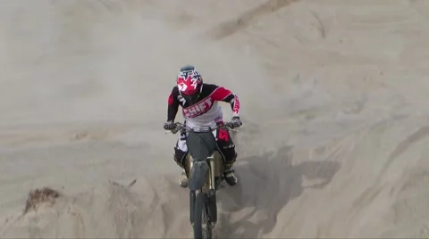 Mx slo mo sandy berm roost Stock Footage 52426042