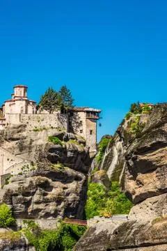 Mysterious hanging over rocks monasteries of Meteora, Greece Stock-Fotos