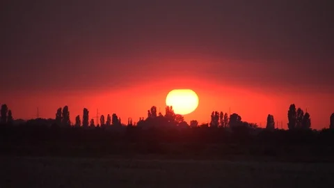Mysterious sunset time lapse Video stock 112956725
