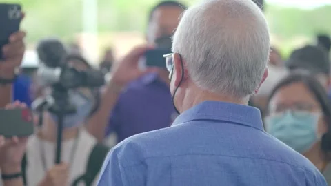Najib Razak facing the media Video stock 170927240