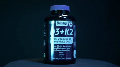 NAKA D3 + K2 blue light and thunder rotating Stockbeeldmateriaal 191254705