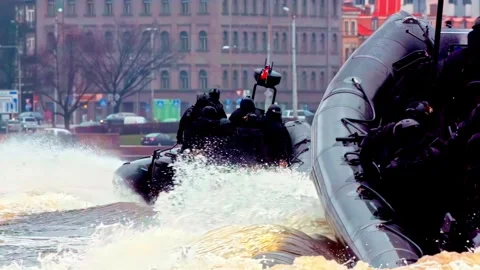 Namejs armed forces maritime training exercise on river for tactical readiness Vídeo Stock 331070883