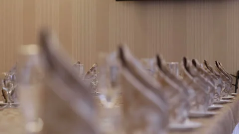 Napkins on a festive table in a restaurant, focus in motion 스톡 동영상 96178945