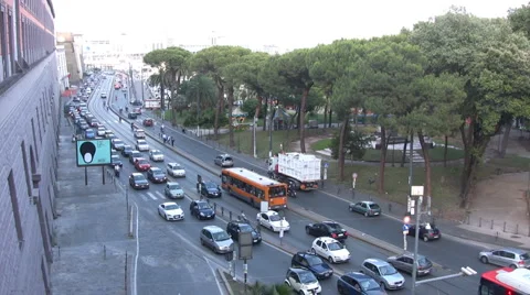 Naples - Traffic Видео 943513