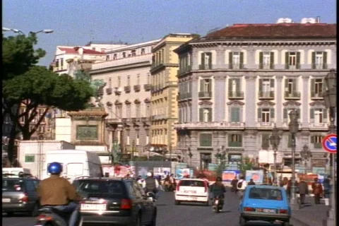 Naples traffic, on square Video stock 870188