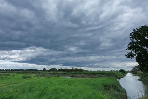 Nappe de nuages sur les marais d Audubon Video stock 315966928