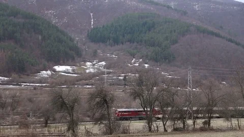 Narrow Gauge Into Mountain Vídeo Stock 73021000