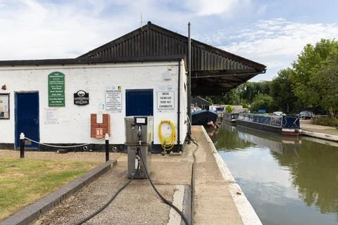 Narrowboat Servicing Facilities Building at Braunston Marina 스톡 사진