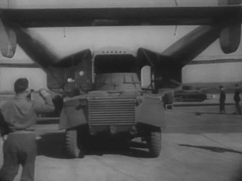 NASA engineers work on deep space solar array in a highly controlled clean room 스톡 동영상 74968407