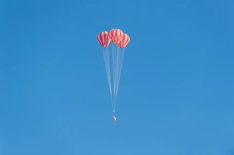 NASA has completes the final test to qualify Orions parachute Photos