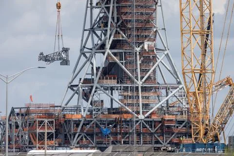 NASA's new Artemis mobile launch pad built at Kennedy Space Center, Titusville,  Stock Photos