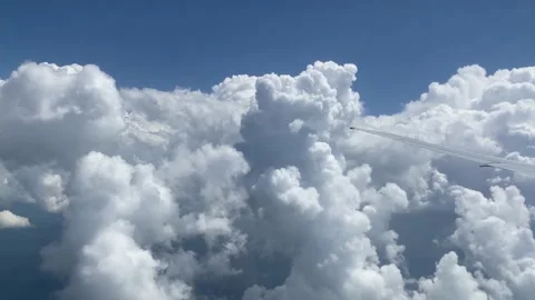 The natal background of the sky with clouds. Top view 库存影片 204001483