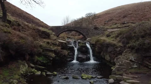 National Park Peak District , Three Shire Heads near Buxton , view from dro.. Vídeos de archivo 237694115
