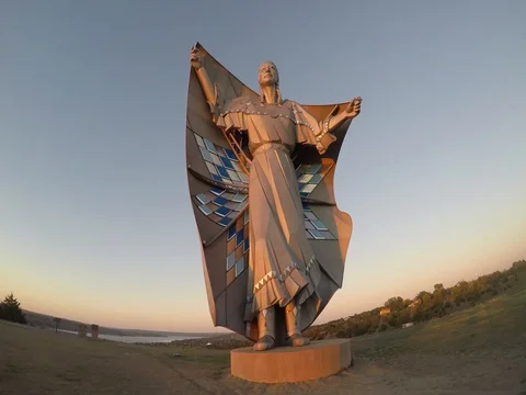 Native American Dignity Statue, South Dakota - walking toward the statue Stock Footage 80971559