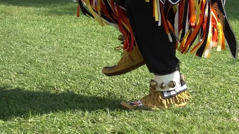 Native American Indian Dancing On Grass 001 Stockbeeldmateriaal 95348337