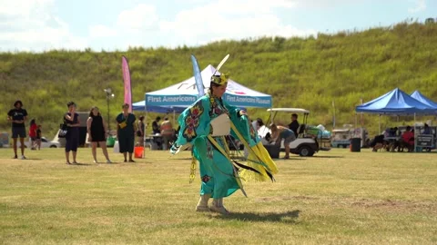 Native Americans dancing 스톡 동영상 220610902