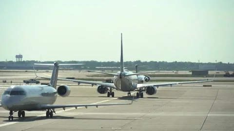 Native Americans dancing 스톡 동영상 220610965