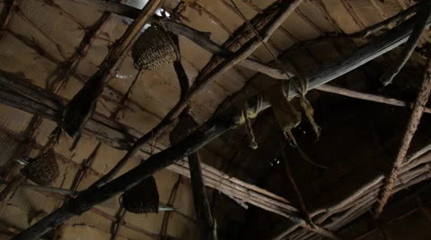 Native Americans - Interior of Long House Vidéo 63498805