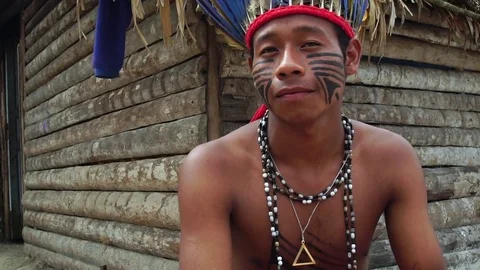 Native Brazilian Man (Indio) a Indigenous Tribe in Brazil Vídeos de archivo 79967657