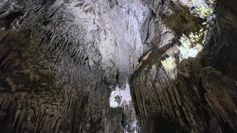 Natural cave formations on Mallorca Vídeos de archivo 334399484