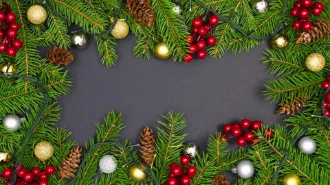 Natural Christmas frame of pine branches, holly berries, pine cones. Stop motion Vidéo 163223882