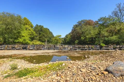 Natural Dam on the Mountain Fork River in Arkansas, USA Foto stock