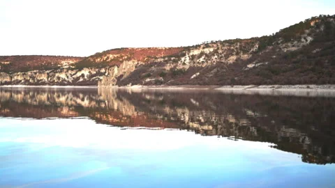 Natural Lake Stockbeeldmateriaal 310049647