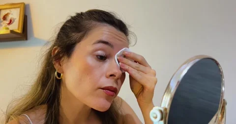 Natural no-makeup look styling Stock Footage 315539780
