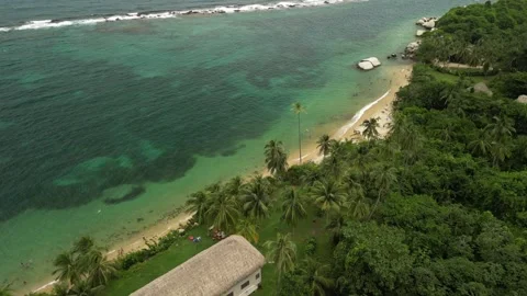 Natural pool tayrona total view 01 Video stock 326954108