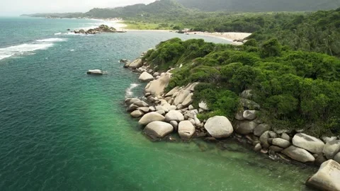 Natural pool tayrona total view 04. Video stock 326954993