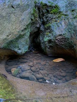 Natural puddle between the rocks. Foto stock