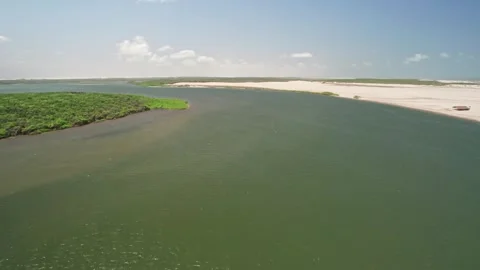 Natural River Landscape Under Clear Sky - Barreirinhas, Brazil Stockbeeldmateriaal 331517404