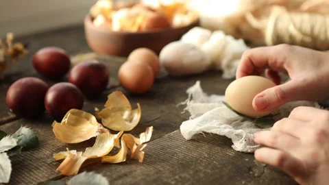 Naturally colored Easter eggs with onion skin. Stock Footage 148942015
