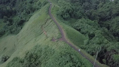 Nature's Trail Stockbeeldmateriaal 129847311