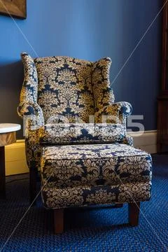 Navy Blue Yellow Paisley Texture Armchair Lounge Footrest Luxury Office Stock-Fotos