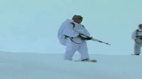 Navy SEALS train in the Arctic. Video stock 123378214