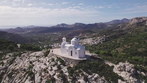 Naxos Whitewashed Cycladic Dome Church Vídeos de archivo 345122929