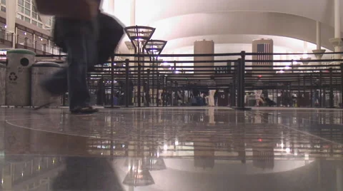 Near empty airport security queue Video stock 1016408