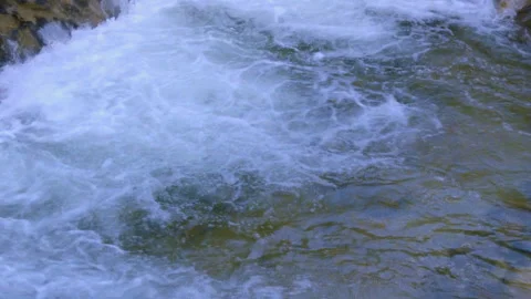 Near The Waterfall Stream 库存影片 99079314