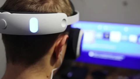 Neck of unrecognized man with virtual reality Video stock 299667449