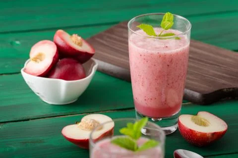 Nectarine smoothie with mint Foto stock