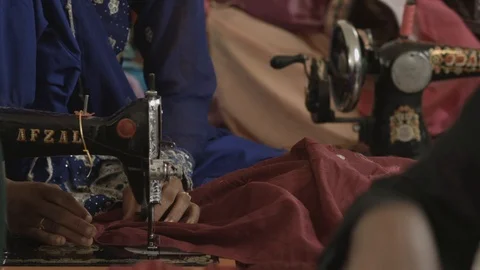 Needle and thread 3 Video stock 102221495