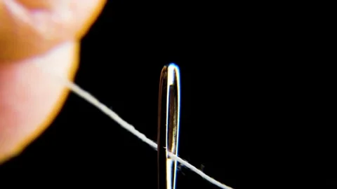 Needle and white thread 스톡 동영상 177506042