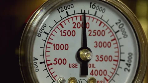 Needle on pressure gauge falling to zero Vídeo Stock 1138989